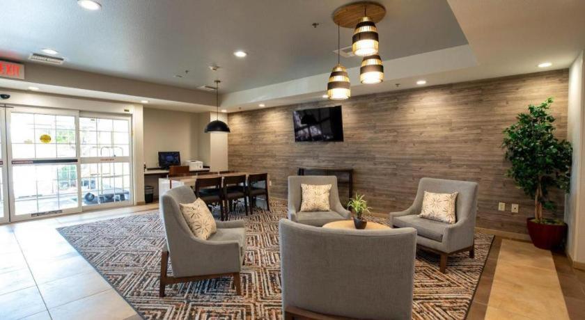 Candlewood Suites Saint Joseph By Ihg St. Joseph Exterior foto
