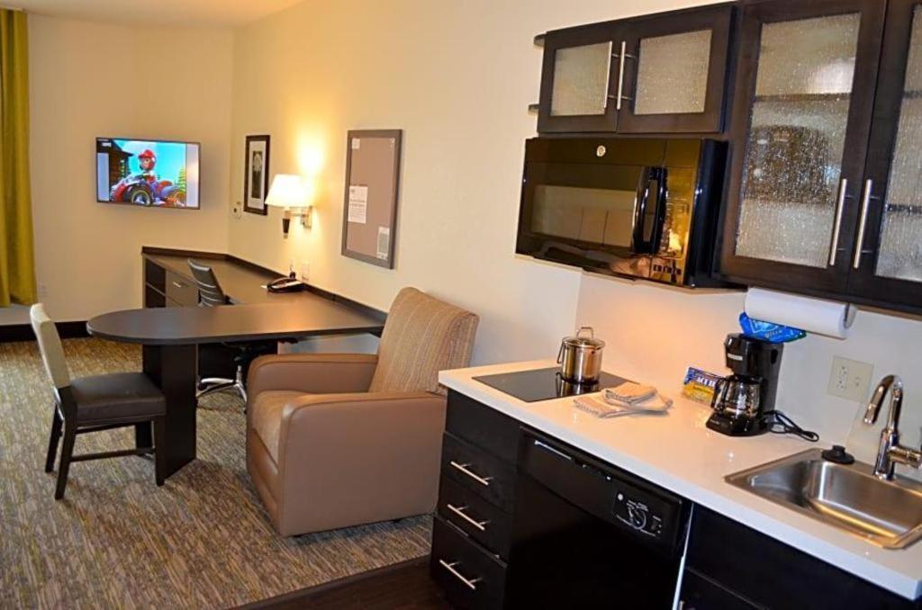 Candlewood Suites Saint Joseph By Ihg St. Joseph Exterior foto